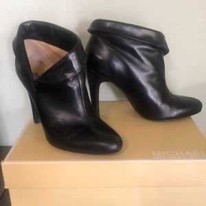 MICHAEL KORS STUDIO CUFFED BOOTIES